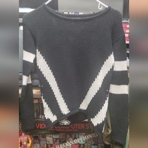 Vintage Havana women's knitted sweater size S Black and White in color
